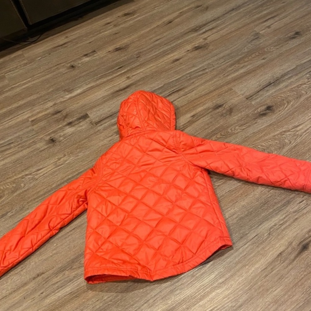 Micheal KORS Girls’ quilted puffer orange jacket - Picture 5 of 6